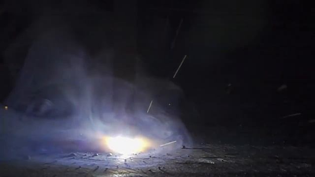 Ручная дуговая сварка (РД). Скоростная съемка 1000 кадр/сек. смотреть онлайн