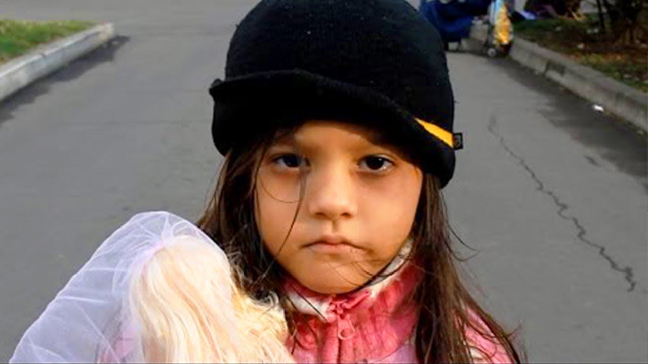 САМАЯ БЕДНАЯ ДЕВОЧКА В МИРЕ.. ДО СЛЕЗ.. смотреть онлайн