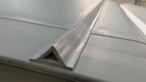 Продольные днищевые реданы