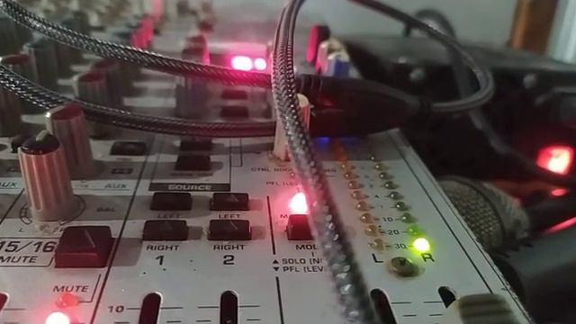 mixer behringer lawas... смотреть онлайн
