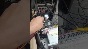 Постоянно работает камера заднего вида. Решение