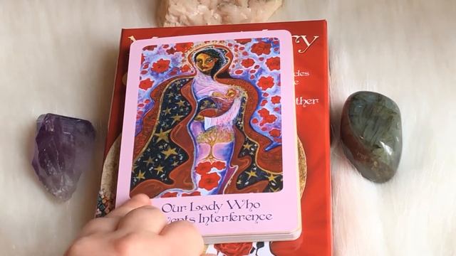 Mother Mary Oracle Full Flip Through (No Talking) смотреть онлайн