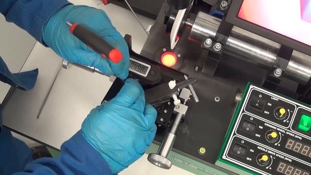 Dressing of conical grinding wheel at an angle on a GR-7300 grinding machine смотреть онлайн