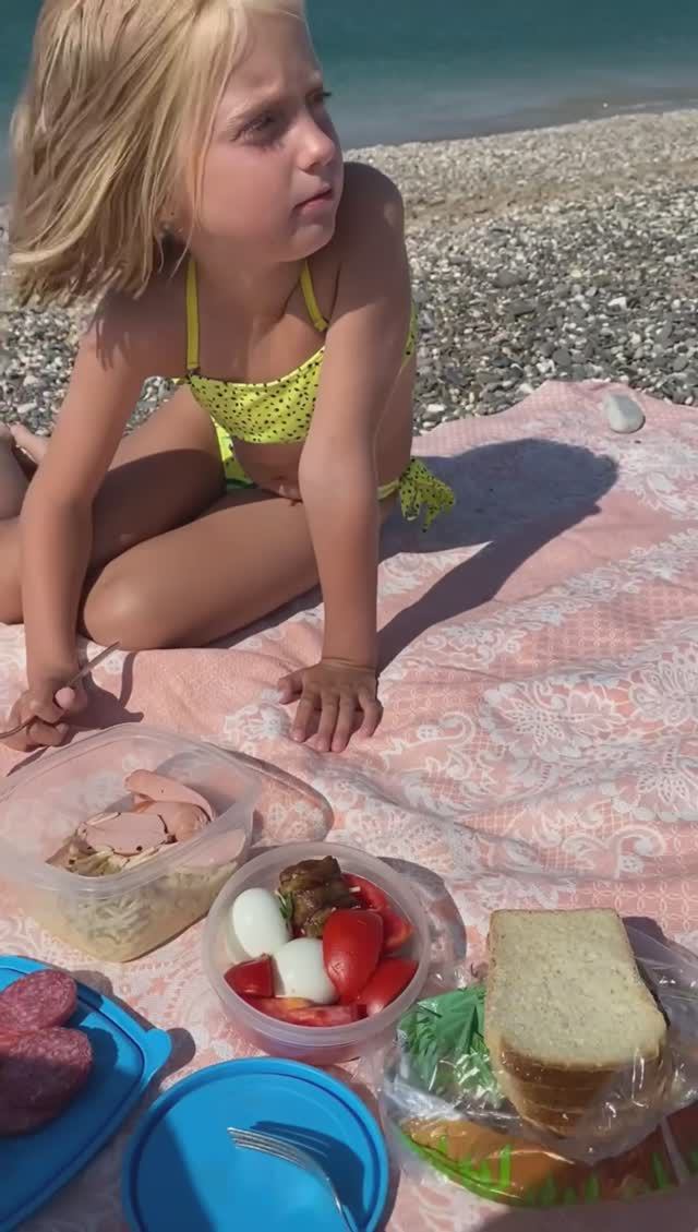 Отдыхаем 🏖️ #море #лето #жара смотреть онлайн