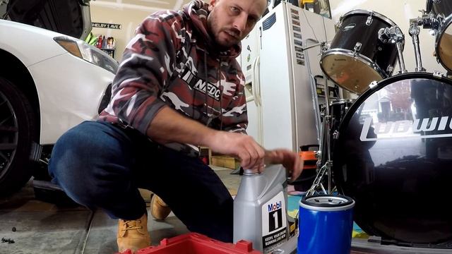 2021 Subaru STI oil change w/ filter DIY смотреть онлайн