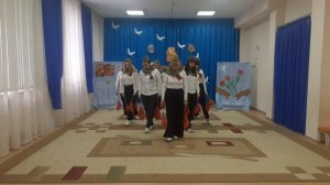 флешмоб МАОУ СОШ 76 сп Детский сад  к 9 мая
