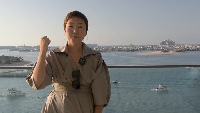 Как живут в новом районе Дубая — район Emaar Beachfront? смотреть онлайн