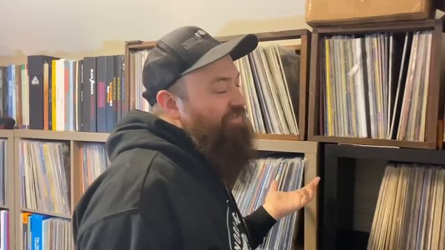 Room Tour! Record Collection + Audio Breakdown смотреть онлайн