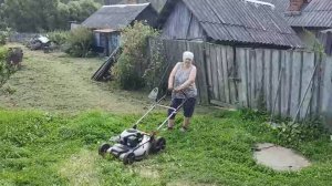 ХОТЕЛА ПОКОСИТЬ, НО ЖАРА НЕ ДАЛА. СЕРЕЖА ПРИВЕЗ НАМ ГРИБОВ.