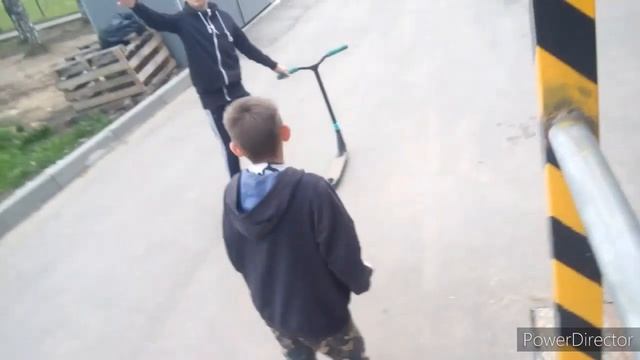 Сравнили трюковой самакат и обычный! Оказался норм!