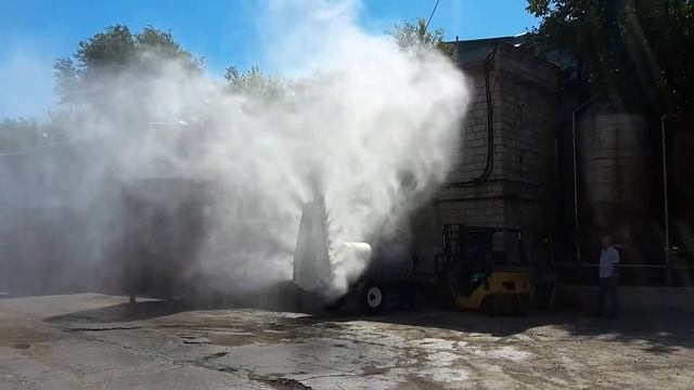 Вентиляторный опрыскиватель для садов Borei-1 смотреть онлайн