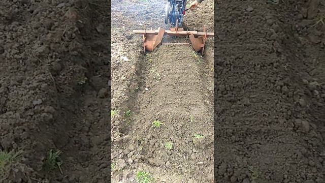 Шнековый грядообразователь в деле! смотреть онлайн