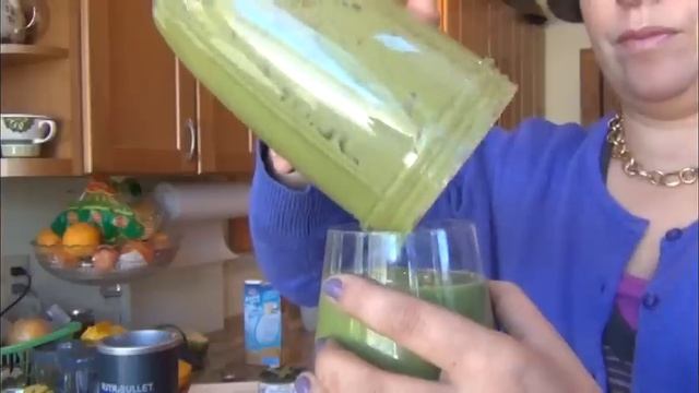 Nutribullet Review - first impression and making smoothies смотреть онлайн