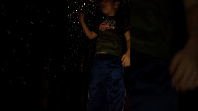 А у девченок ветерок мой сын макс смотреть онлайн