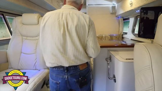 1957 Flxible Starliner - Restored Vintage Retro Bus Walk Through смотреть онлайн