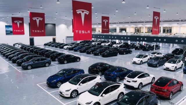 Tesla Is Breaking The Dealership Mold and Expecting Big Things To Come смотреть онлайн