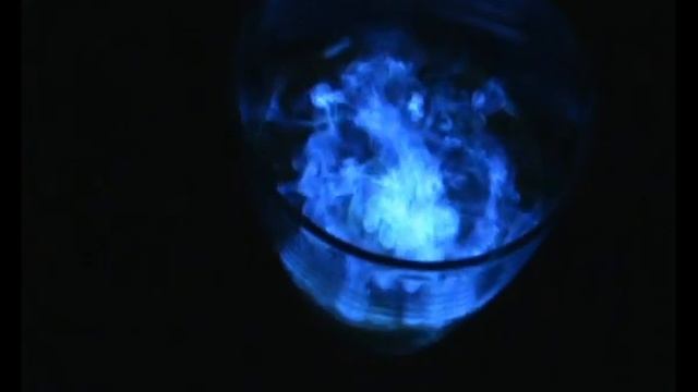 Реакция Люминол и активатор Гипохлорит натрия. Luminol & sodium hypochlorite смотреть онлайн