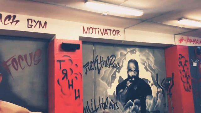 ШОК! Мужика превратили в медведя! Или как преодолевают плато в ShevelevGym! смотреть онлайн