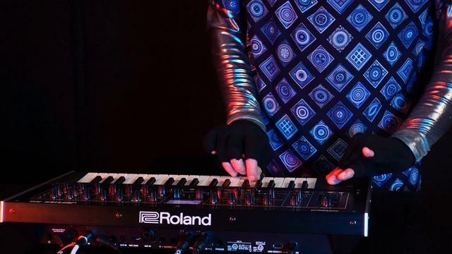 Io ▵ Roland Jupiter Xm ▵ Human Robots смотреть онлайн