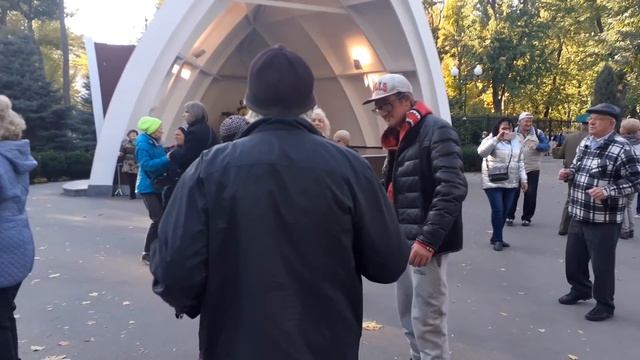 ЗА ЧЕТЫРЕ МОРЯ!???/ТАНЦЫ В ПАРКЕ ГОРЬКОГО ХАРЬКОВ ОКТЯБРЬ 2021 смотреть онлайн