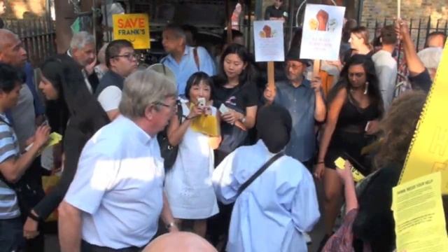 Protest in support of Frank the coffee vendor смотреть онлайн