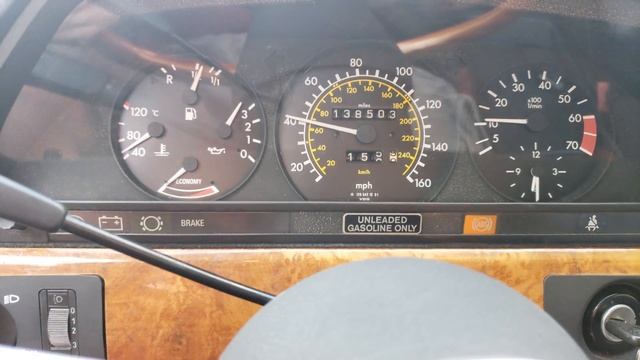 1982 Mercedes Benz 500 SEC driving смотреть онлайн