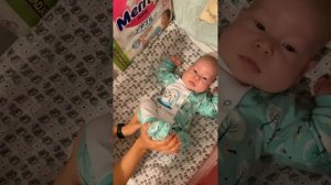 Как помочь малышу выпустить газики