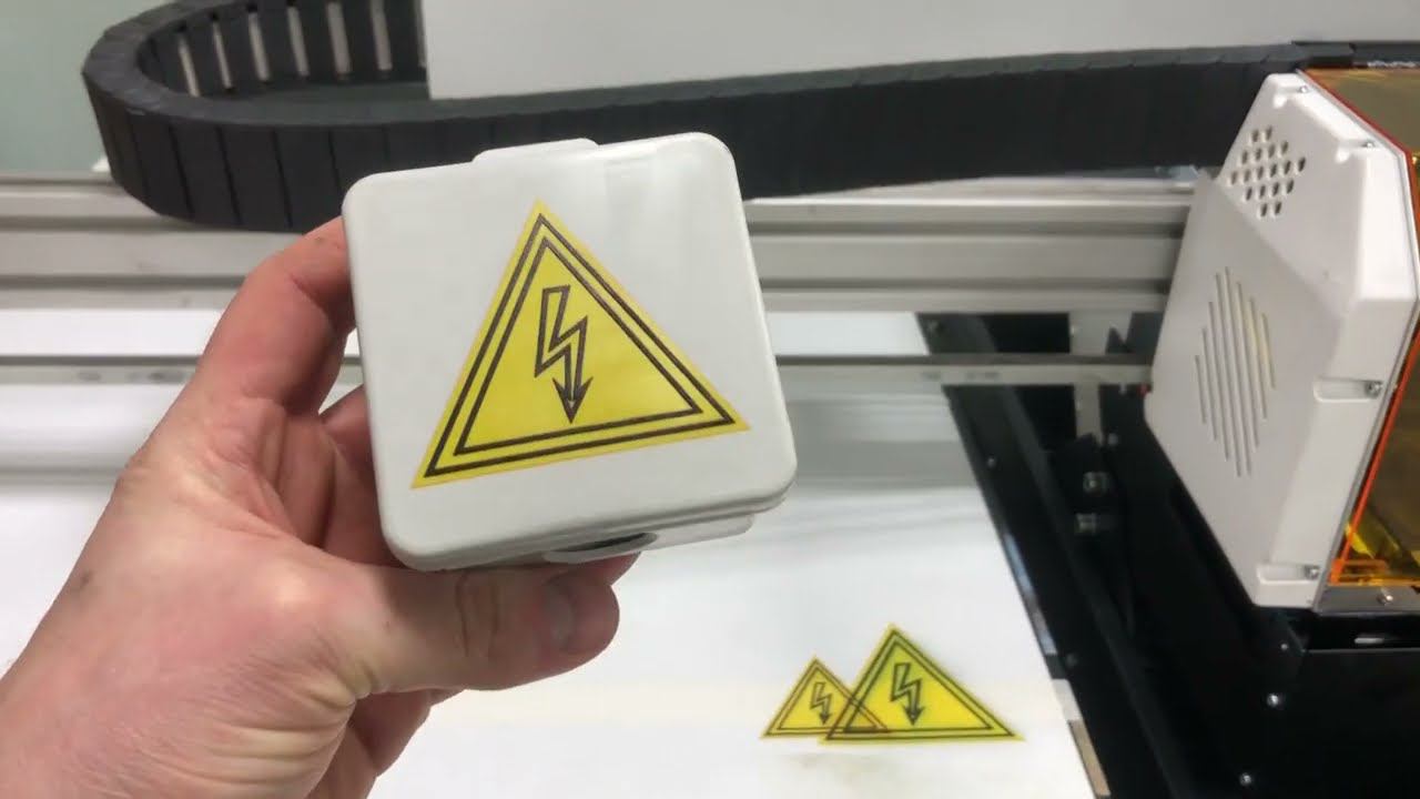 Печать на распределительной (распаечной) коробке на УФ принтере смотреть онлайн