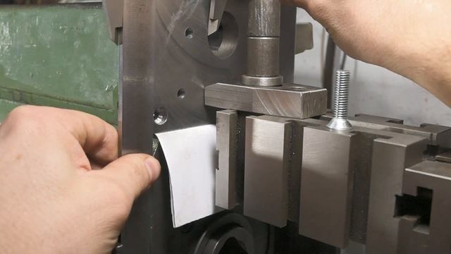 Автономная вертикальная фрезерная головка на НГФ 110, промежуточные итоги - болты, крепежи, примерк смотреть онлайн