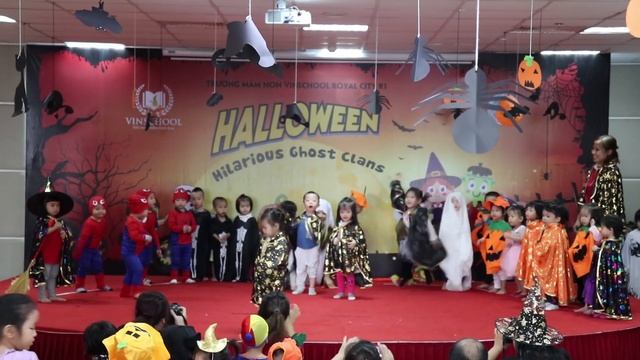 Five Creepy Spiders | Halloween Songs смотреть онлайн