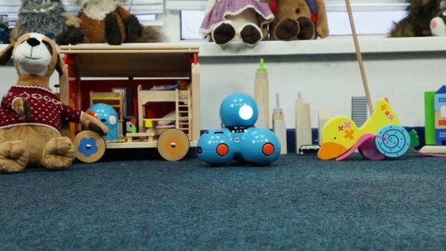 Роботи Dash та Dot – розумні помічники в навчанні смотреть онлайн