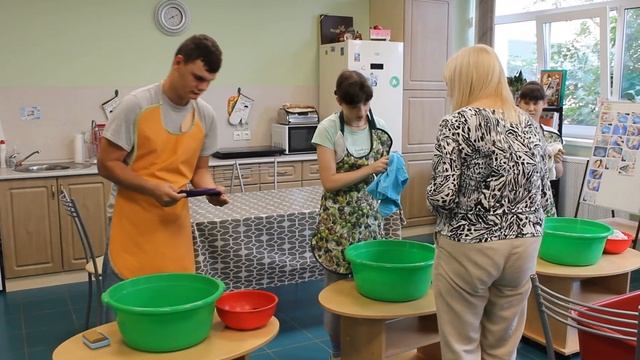 Аттестация воспитанников по разделу "Уход за одеждой" тема: "Ручная стирка" смотреть онлайн