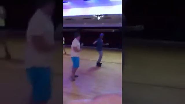 Cortland Finnegan being a beast at the wobble смотреть онлайн