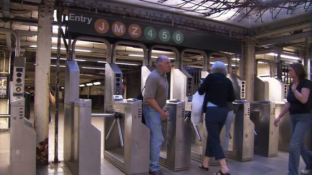 В метро на английском, покупка билета в метро на английском, как пользоваться метро Real 2 unit 3 смотреть онлайн