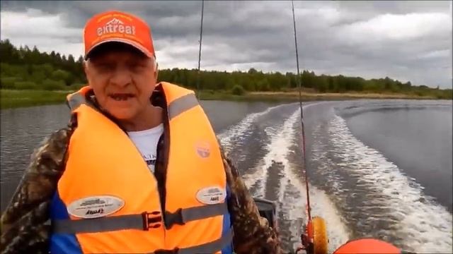Туда где все друзья мои еще смеются смотреть онлайн