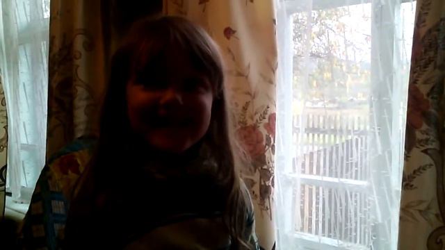 Милая 3-летняя девочка поет песню Е.Крида -Девочка смотреть онлайн