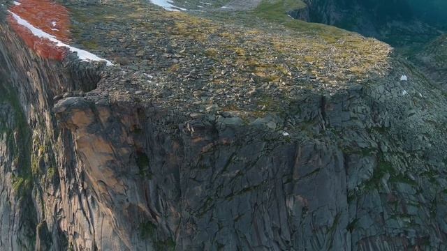 Ергаки - Зуб Дракона | Дронозарисовка 4k смотреть онлайн