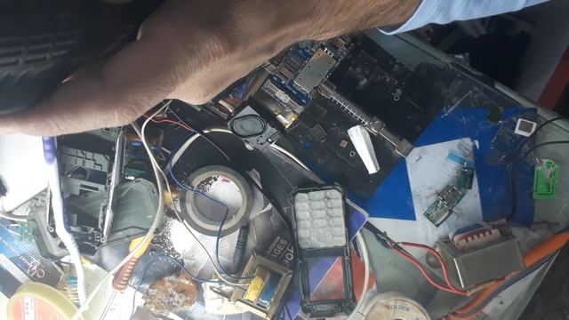 Не заряжается кнопочный NOVEY Замена контроллера заряда смотреть онлайн