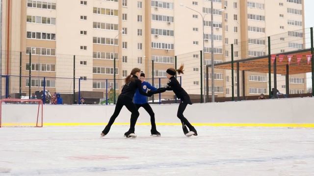 Открытие хоккейной площадки ЖК "Фаворит", СГ "Рисан". RCPark Пенза, Аэросъемка. смотреть онлайн