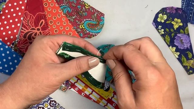 ДРЕЗДЕНСКАЯ ТАРЕЛКА. Ч.1. С круглыми лепестками вручную и на машинке. смотреть онлайн