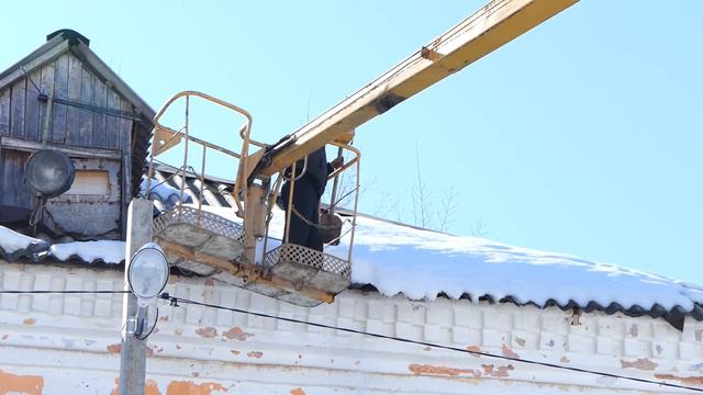 Удаление наледи в п. Октябрьский смотреть онлайн