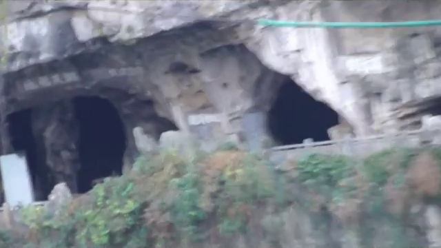 Happy Peasant Workers Find Happiness In The Xiling Gorge Happy Valley快樂農民工玩轉快樂谷 смотреть онлайн