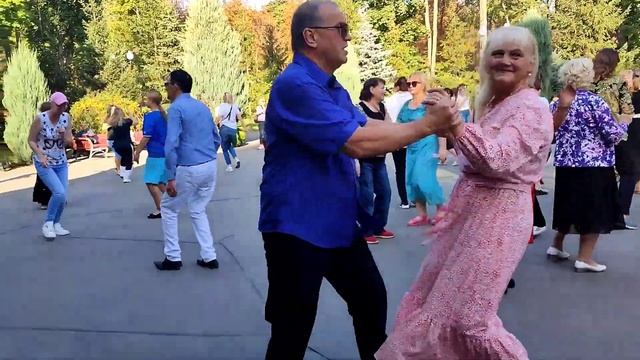 ТАНЦЕВАЛЬНАЯ! ТАНЦЫ ХАРЬКОВ УКРАИНА СЕНТЯБРЬ 2023 смотреть онлайн