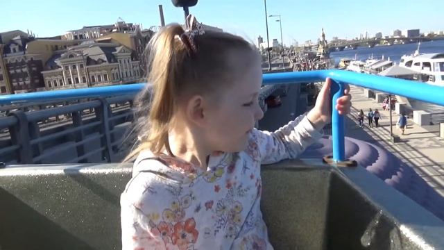VLOG Диана Катается на ТЕПЛОХОДЕ И Аттракционах! Детский Леди Ди смотреть онлайн