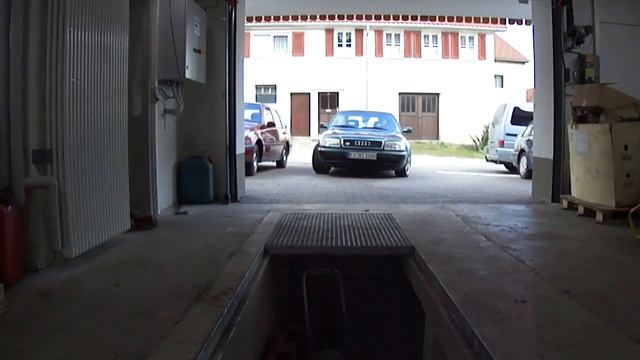 Audi S4 2.2 Turbo (2) смотреть онлайн