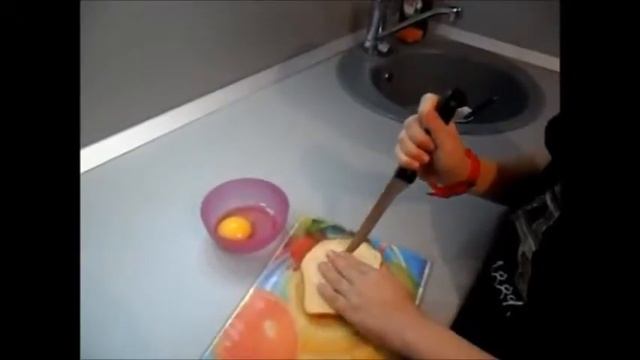 яйцо в хлебе смотреть онлайн