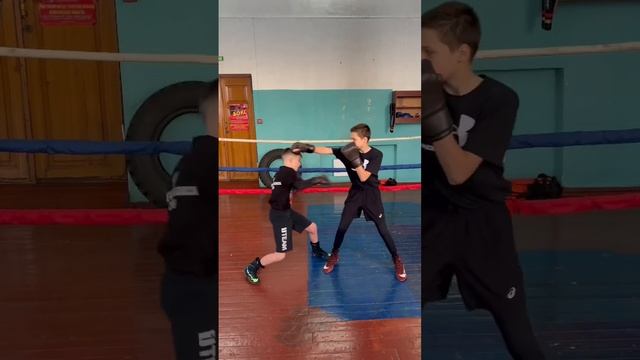 Встречная контратака на первый удар? #boxing #boxeo #sport #contrpunch #бокс #контратака смотреть онлайн
