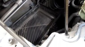 Фольксваген Мультивен 2.0 TDI замена воздушного фильтра / Volkswagen Multivan 2.0TDI air filter