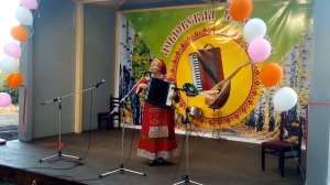 НАД ДЕРЕВНЕЙ СОЛНЫШКО ВСТАЁТ