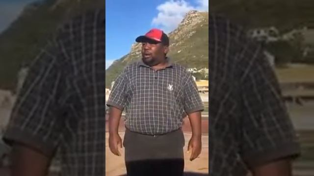 Man with several animal's sounds смотреть онлайн